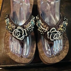JUSTIN Flip Flop Thongs Sandals Brown w/ Embellishments NWOT Sz 11